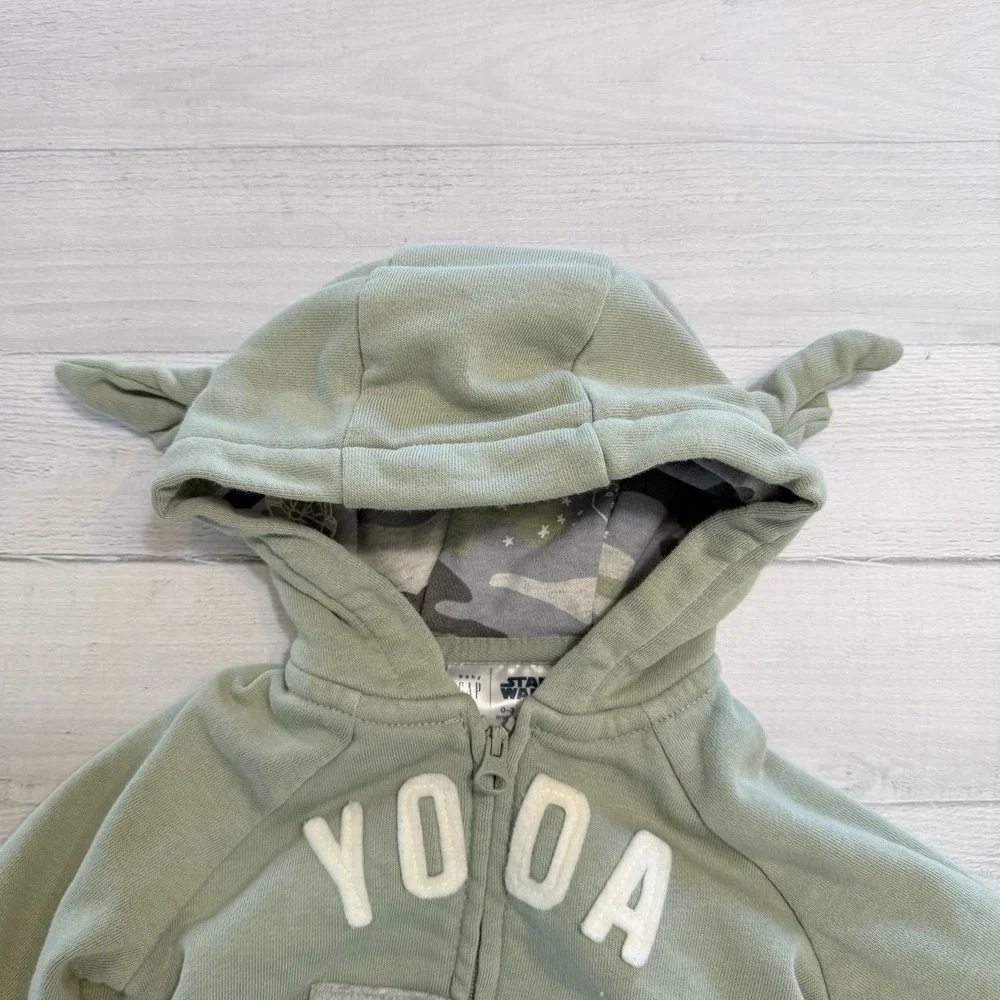 Baby Gap Star Wars baby Yoda zip‎ up sweatshirt 0-3 months